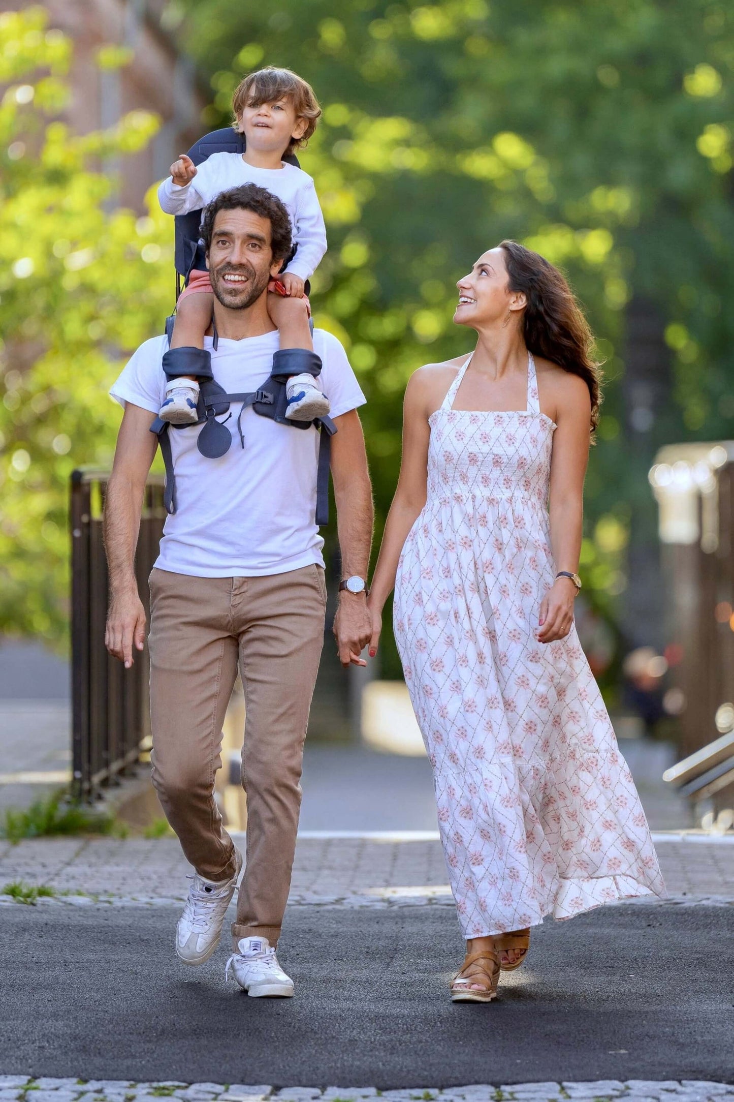 THE NEW MINIMEIS G5 SHOULDER CARRIER